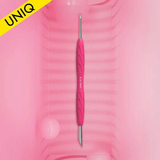 STALEKS PRO UNIQ 11 TYPE 2 GUMMY MANICURE PUSHER WITH SILICONE HANDLE SLANTED PUSHER + RING PQ-11/2 - www.texasnailstore.com